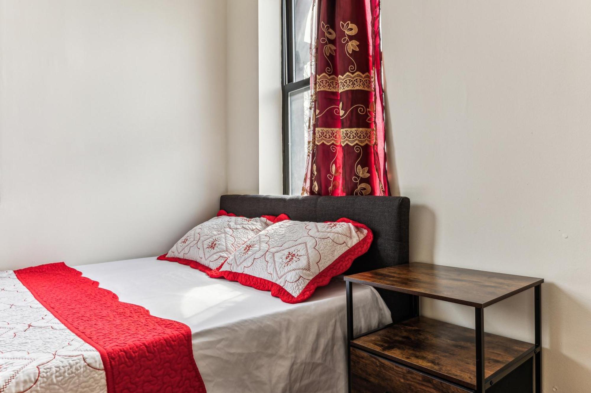 Empire Blvd Guest House ニューヨーク エクステリア 写真